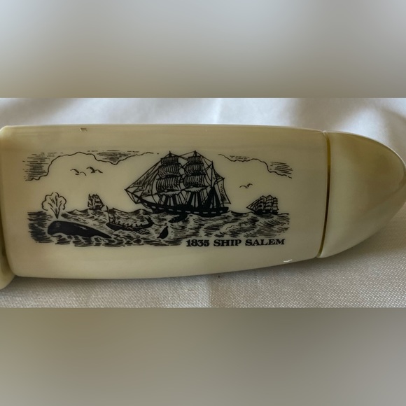 EUC Vintage Two (2) Avon Cologne Bottles 1847 1835 Ship Kathleen Salem Inscribed - Picture 3 of 5